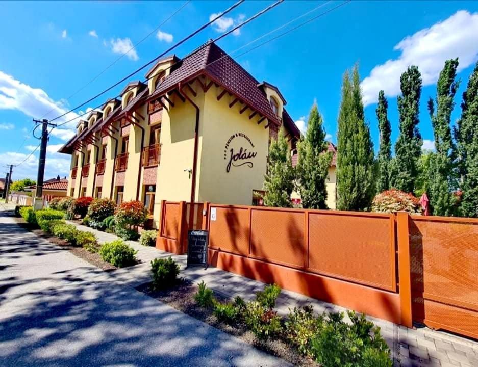 Jolán Pension&Restaurant Cicov Bagian luar foto