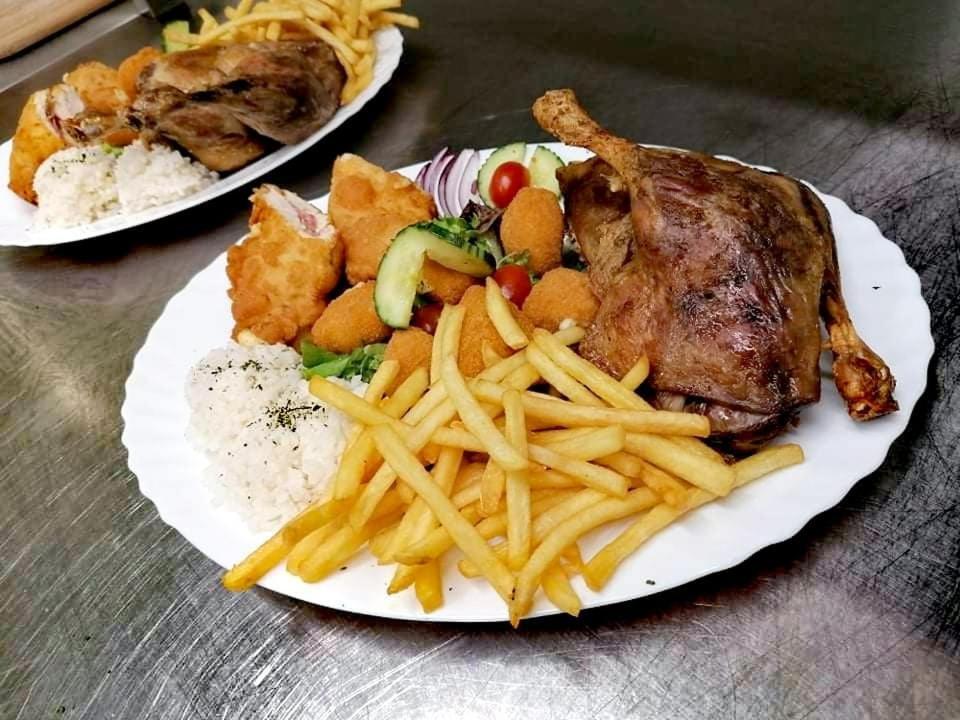Jolán Pension&Restaurant Cicov Bagian luar foto