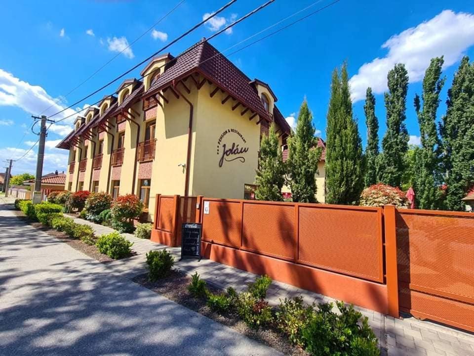 Jolán Pension&Restaurant Cicov Bagian luar foto