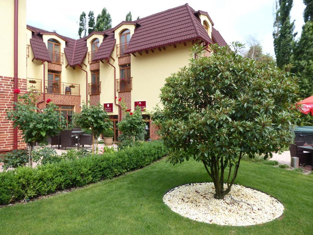 Jolán Pension&Restaurant Cicov Bagian luar foto