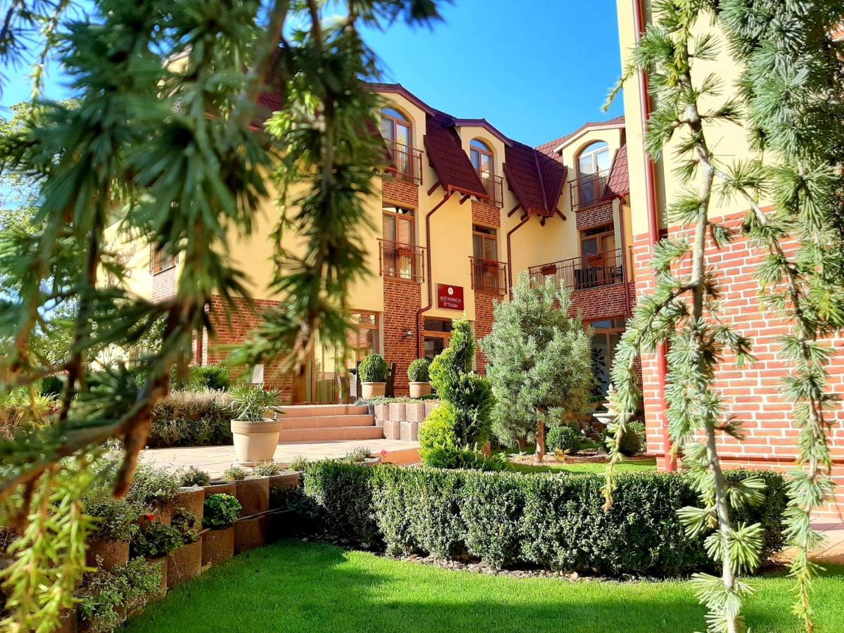 Jolán Pension&Restaurant Cicov Bagian luar foto