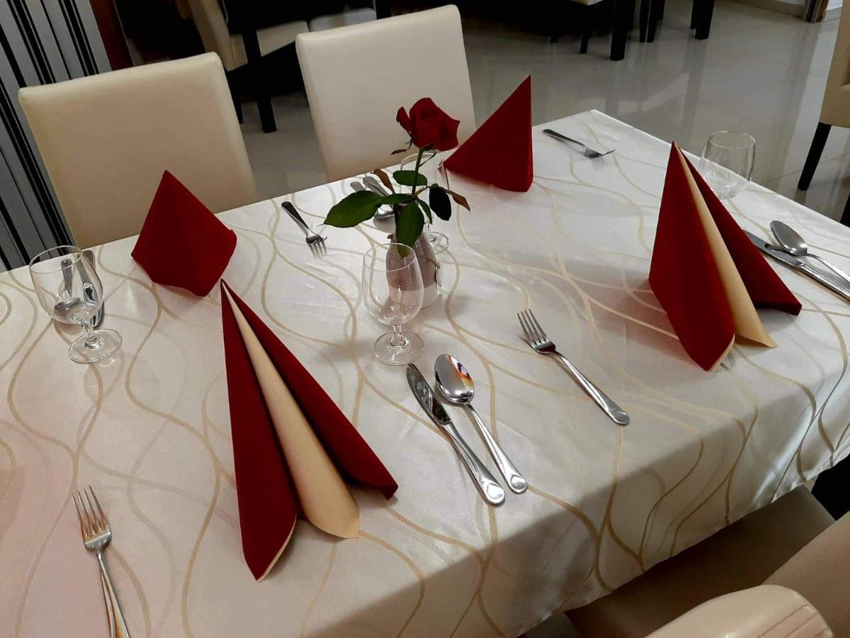 Jolán Pension&Restaurant Cicov Bagian luar foto
