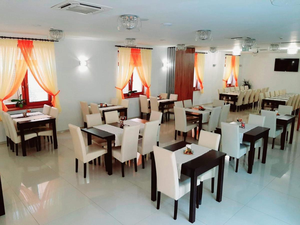 Jolán Pension&Restaurant Cicov Bagian luar foto